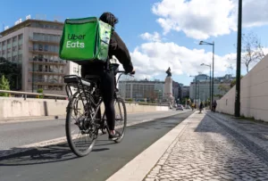 La FNAE soutient les livreurs Uber Eats